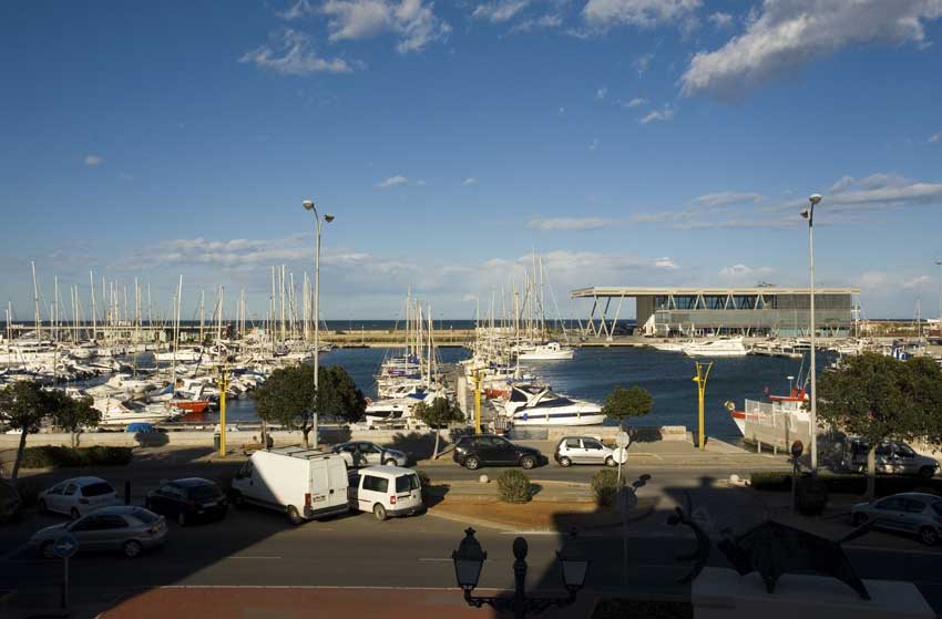 Doppelzimmer und Balkon hat Blick auf den Hafen von Denia und zum Meer Hotel La Posada del Mar Denia 3
